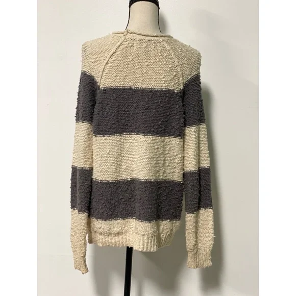 *SOLD* LA Hearts V-Neck Sweater Gray & White Size M - Picture 3 of 3